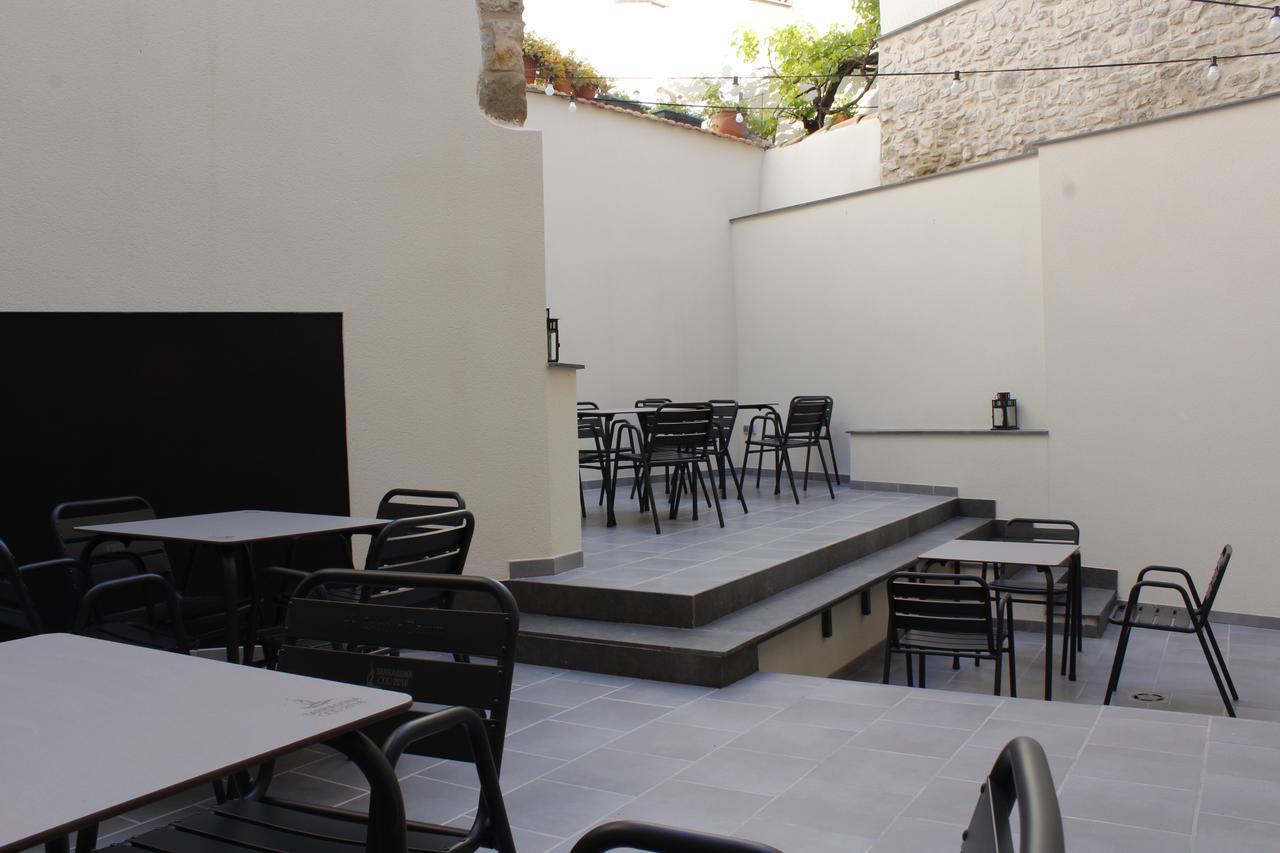 סרברה Hostal Universitat מראה חיצוני תמונה