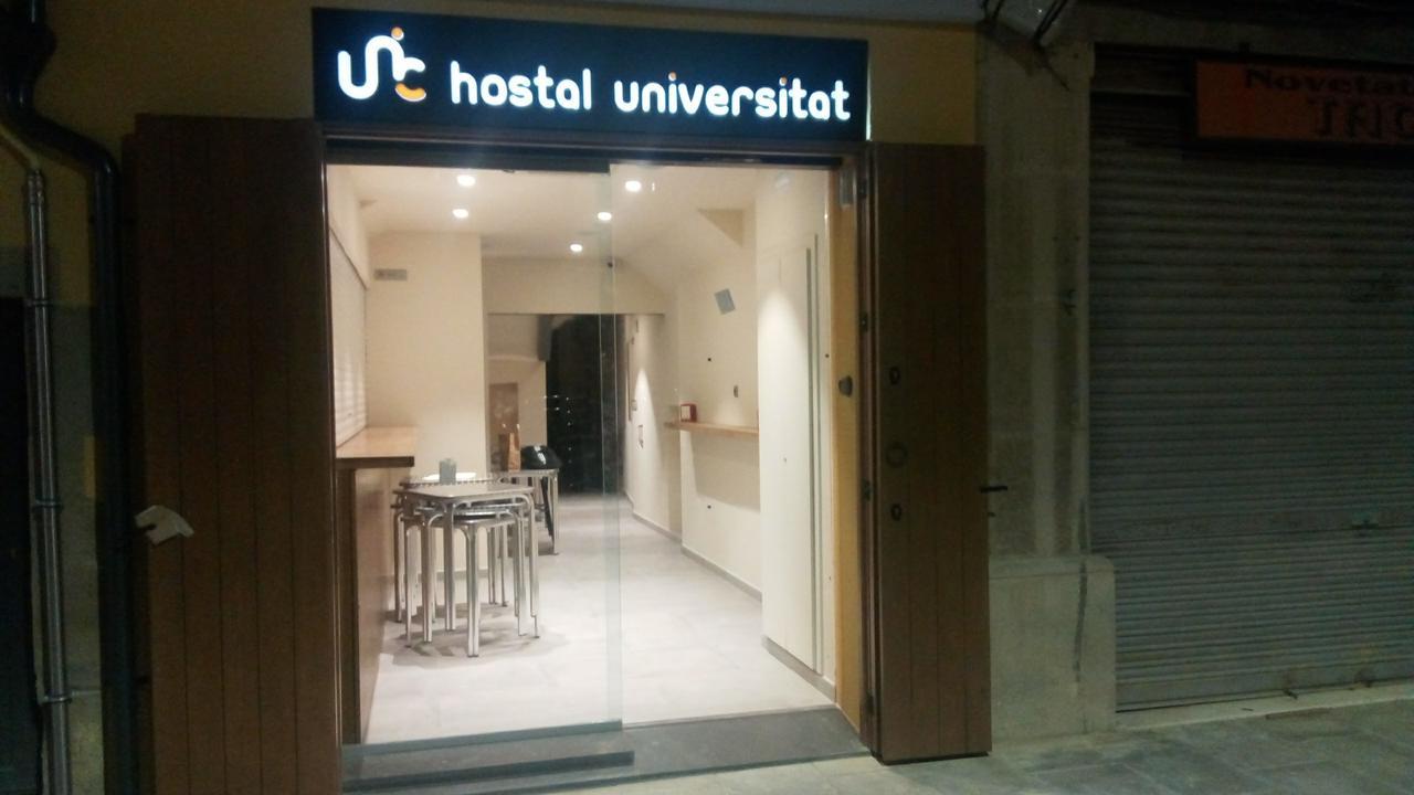 סרברה Hostal Universitat מראה חיצוני תמונה
