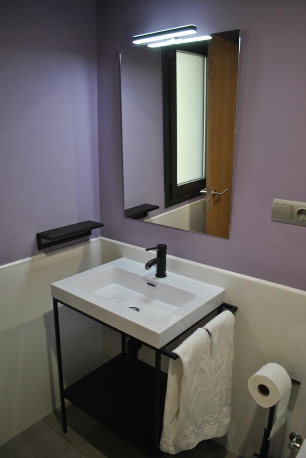 סרברה Hostal Universitat מראה חיצוני תמונה