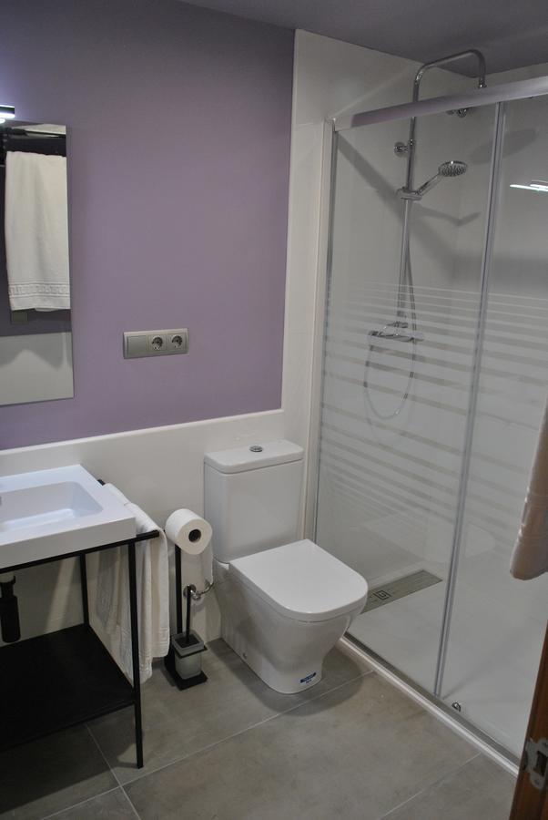 סרברה Hostal Universitat מראה חיצוני תמונה