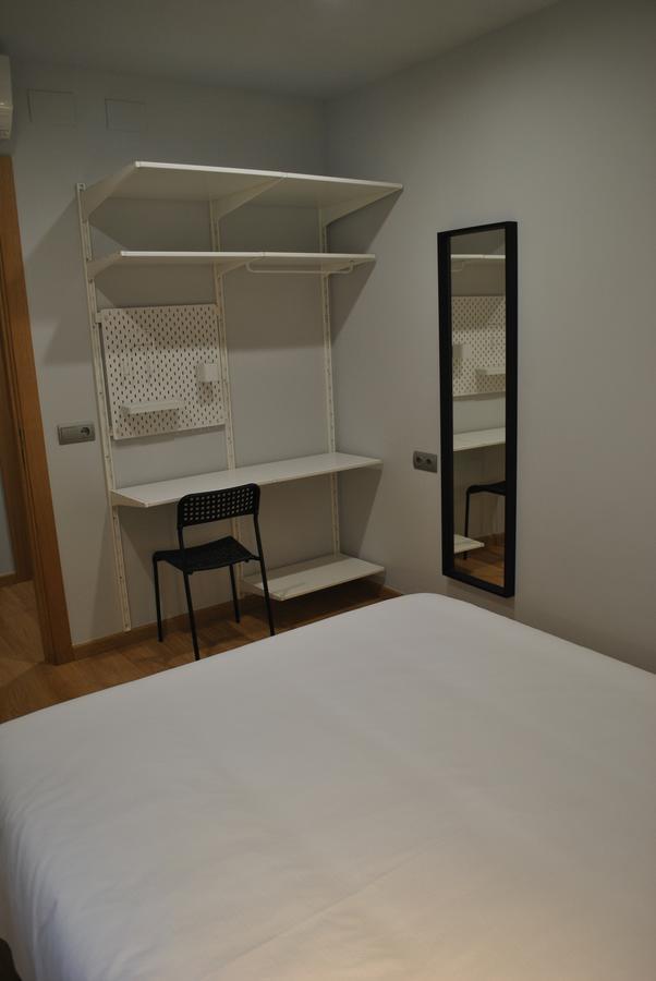 סרברה Hostal Universitat מראה חיצוני תמונה